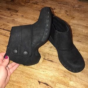 Black Merrell ankle boots